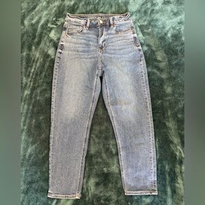 American Eagle Outfitters Mom Jeans